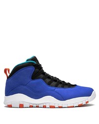 blaue Sportschuhe von Jordan