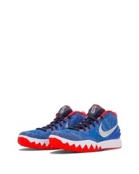 blaue Sportschuhe von Nike