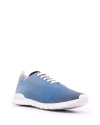 blaue Sportschuhe von Kiton