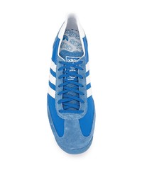 blaue Sportschuhe von adidas