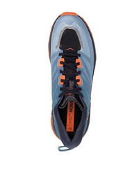 blaue Sportschuhe von Hoka One One