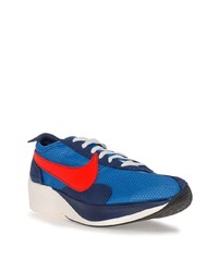 blaue Sportschuhe von Nike