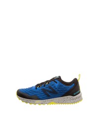 blaue Sportschuhe von New Balance