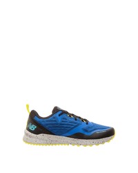 blaue Sportschuhe von New Balance