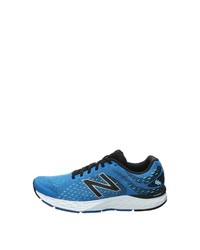 blaue Sportschuhe von New Balance