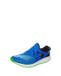 blaue Sportschuhe von New Balance