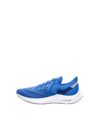 blaue Sportschuhe von Nike