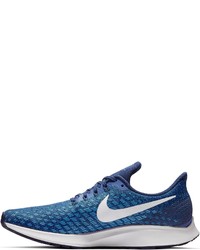 blaue Sportschuhe von Nike