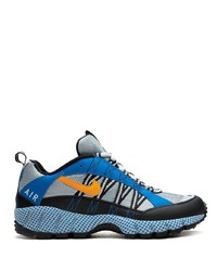 blaue Sportschuhe von Nike