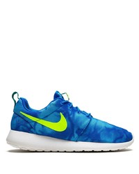 blaue Sportschuhe von Nike