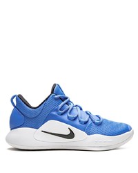 blaue Sportschuhe von Nike