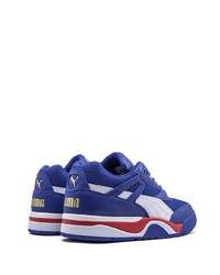 blaue Sportschuhe von Puma