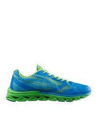 blaue Sportschuhe von Peak