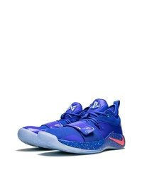 blaue Sportschuhe von Nike