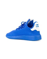 blaue Sportschuhe von Adidas By Pharrell Williams
