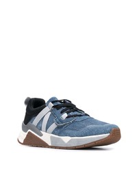 blaue Sportschuhe von Diesel