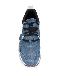 blaue Sportschuhe von Diesel