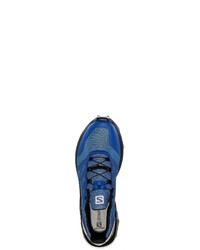 blaue Sportschuhe von Salomon