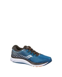 blaue Sportschuhe von Saucony