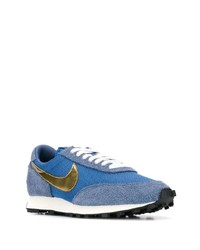 blaue Sportschuhe von Nike