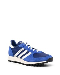 blaue Sportschuhe von adidas