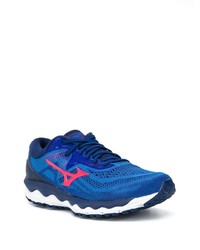 blaue Sportschuhe von Mizuno