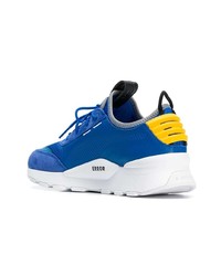 blaue Sportschuhe von Puma