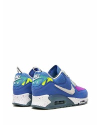 blaue Sportschuhe von Nike