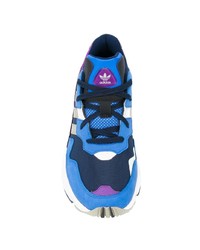 blaue Sportschuhe von adidas