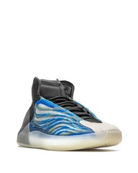 blaue Sportschuhe von adidas YEEZY