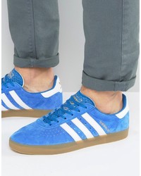 blaue Turnschuhe von adidas