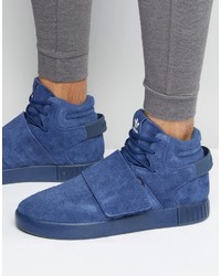 blaue Turnschuhe von adidas