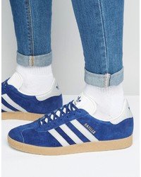 blaue Turnschuhe von adidas