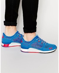 blaue Turnschuhe von Asics