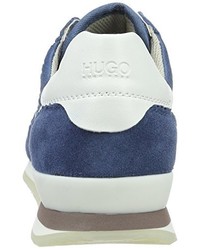 blaue Turnschuhe von Hugo