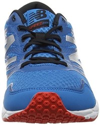 blaue Turnschuhe von New Balance