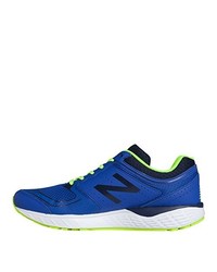 blaue Turnschuhe von New Balance