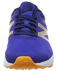 blaue Turnschuhe von New Balance