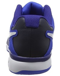 blaue Turnschuhe von Nike