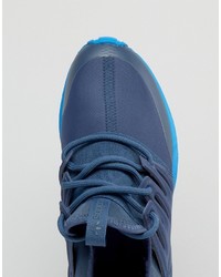 blaue Turnschuhe von adidas