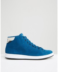 blaue Turnschuhe von adidas