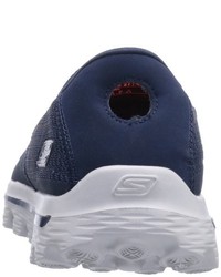 blaue Turnschuhe von Skechers