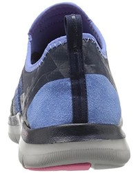 blaue Turnschuhe von Skechers