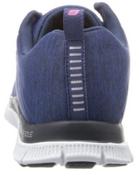 blaue Turnschuhe von Skechers