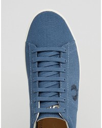 blaue Turnschuhe von Fred Perry