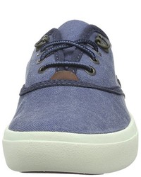 blaue Turnschuhe von Timberland