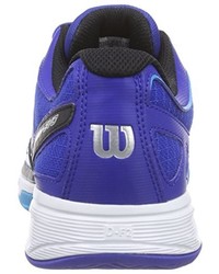 blaue Turnschuhe von Wilson