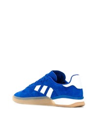 blaue Wildleder niedrige Sneakers von adidas