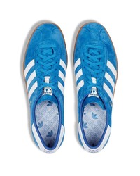 blaue Wildleder niedrige Sneakers von adidas