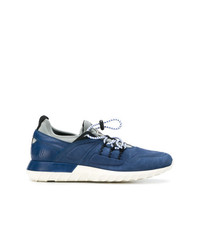 blaue Wildleder niedrige Sneakers von Moncler